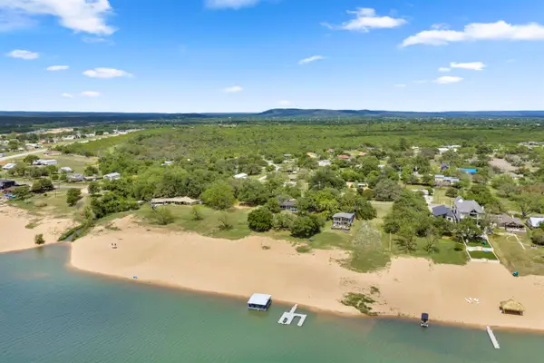 4310 River Oaks Dr, Kingsland, TX 78639