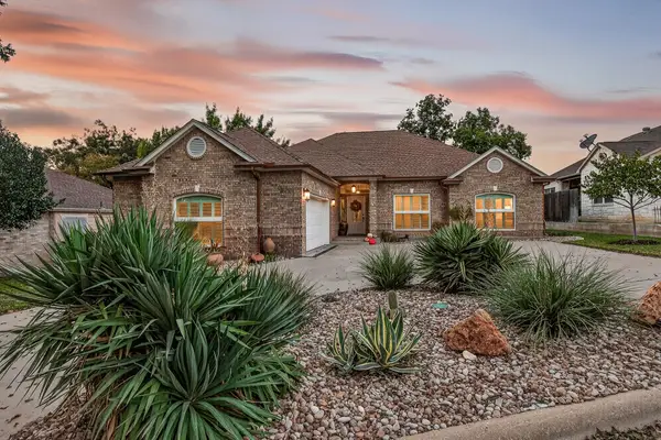 20 Augusta Drive, Meadowlakes, TX 78654