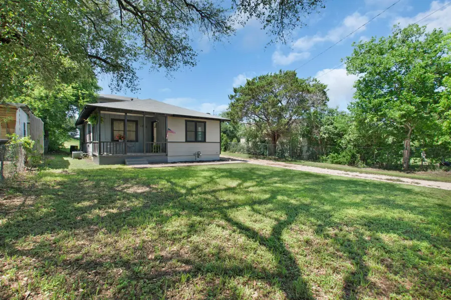 1210 Cloud St, Lampasas, TX 76550 - #3