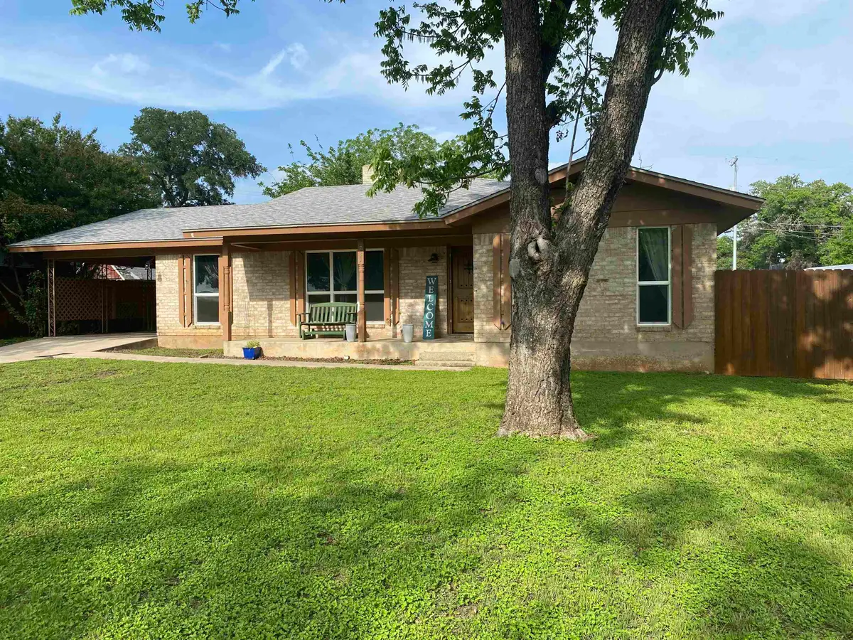 725 N West, Burnet, TX 78611 - #1