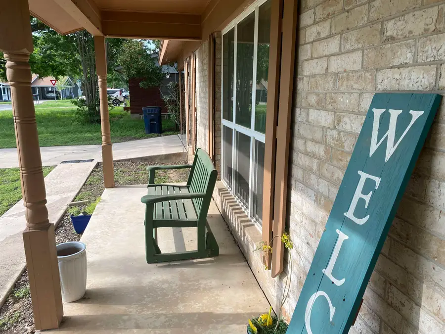 725 N West, Burnet, TX 78611 - #2