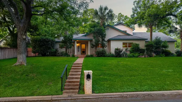 340 Columbine, Meadowlakes, TX 78654