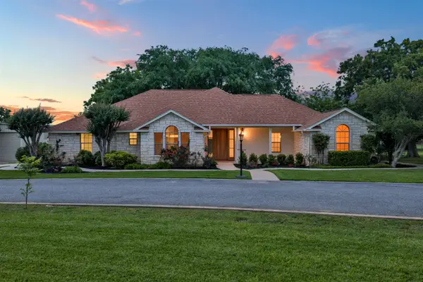 406 Ancient Oaks Dr, Marble Falls, TX 78654