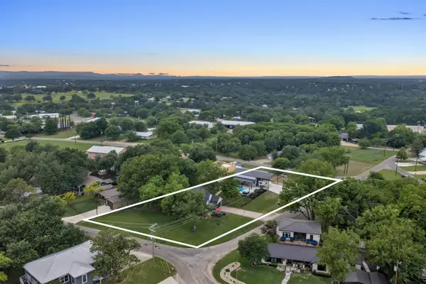 1701 Bluebonnet Lane, Kingsland, TX 78639