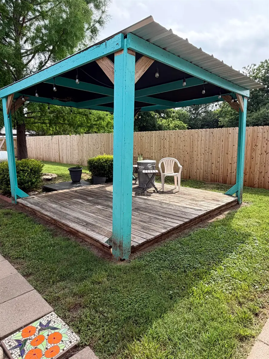 1306 E Wallace St., Llano, TX 78643 - #3