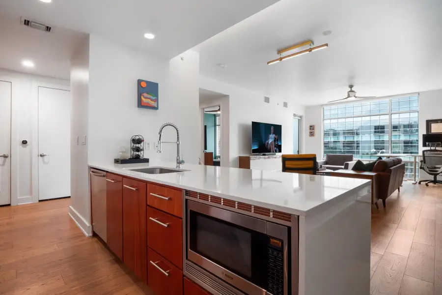 210 Lee Barton Dr, Austin, TX 78704 - #3
