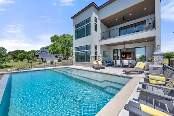 3208 River Oaks Drive, Kingsland, TX 78639