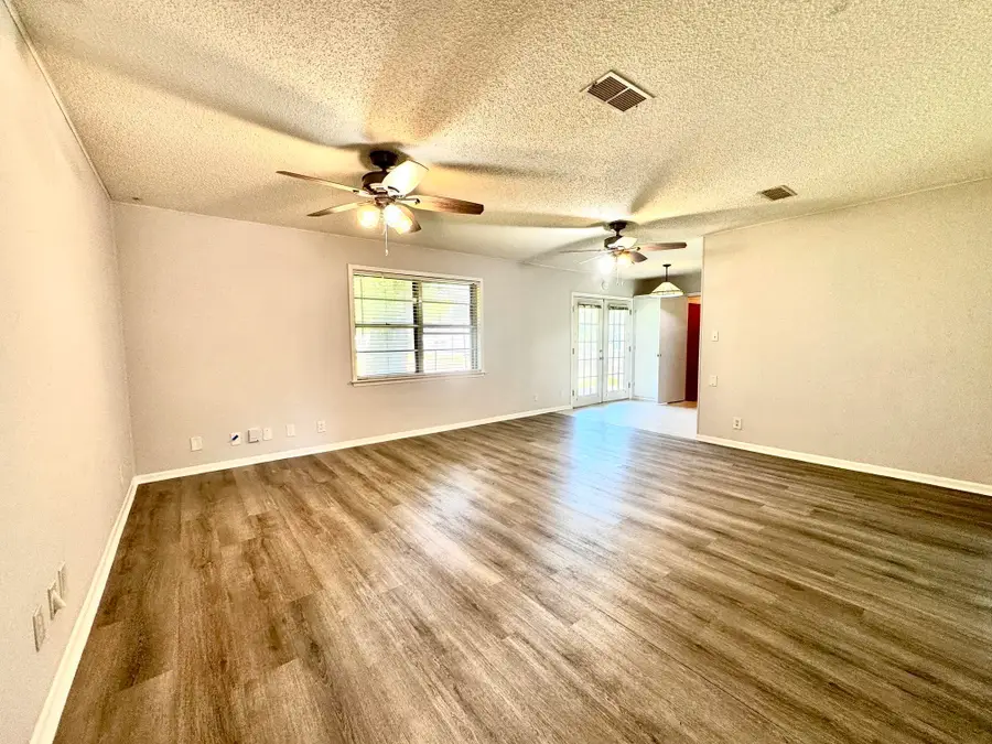 102 E Wallace Street, Llano, TX 78643 - #3