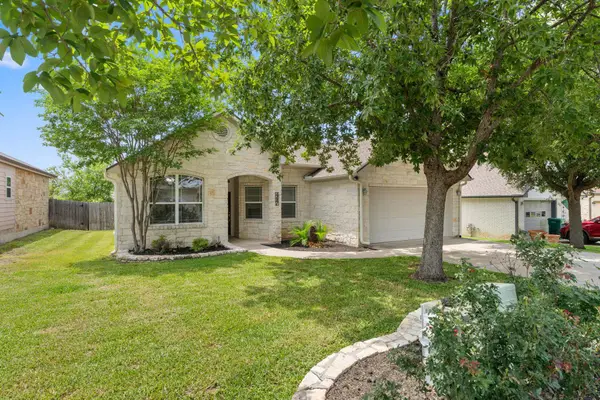 417 Spyglass St, Meadowlakes, TX 78654