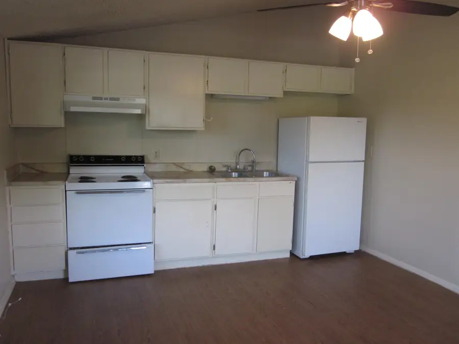 501 S Avenue N, #2, Marble Falls, TX 78654 - #3