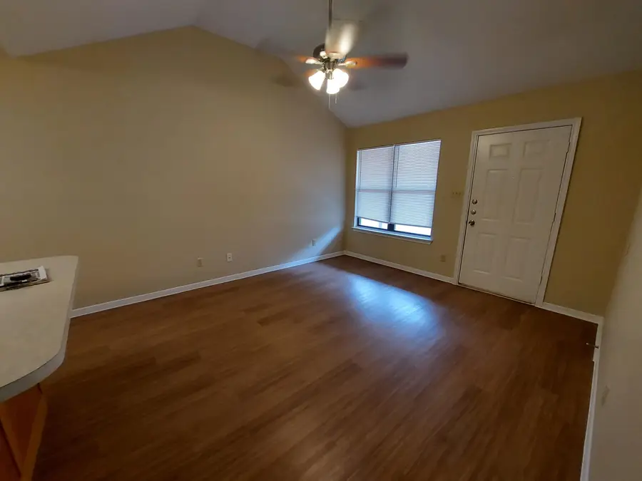 403 Ave S, Marble Falls, TX 78654 - #2