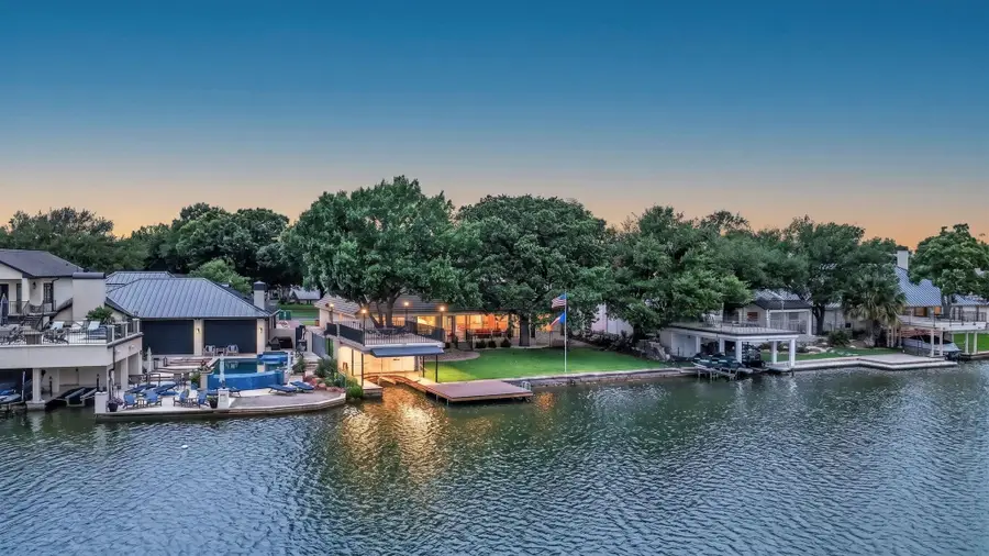 909 Red Sails Dr, Horseshoe Bay, TX 78657 - #2