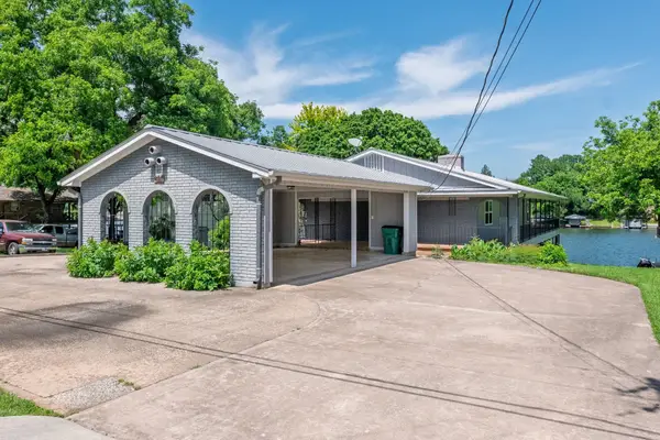 208 Riverside Drive, Kingsland, TX 78639