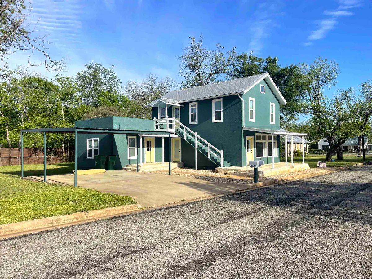 1005 Bayley, Llano, TX 78643 - #1