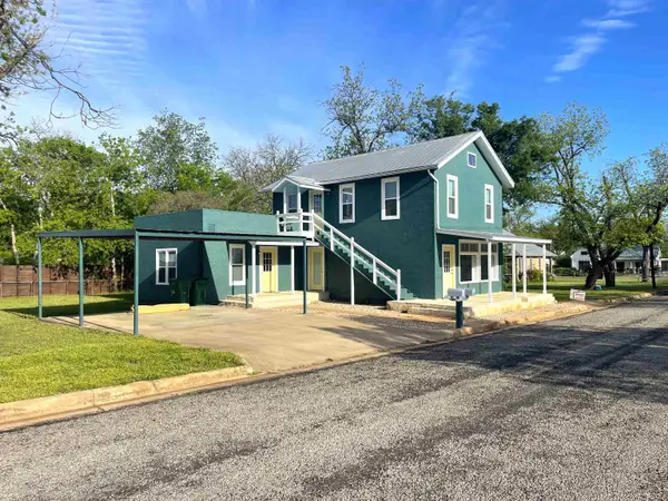 1005 Bayley, Llano, TX 78643