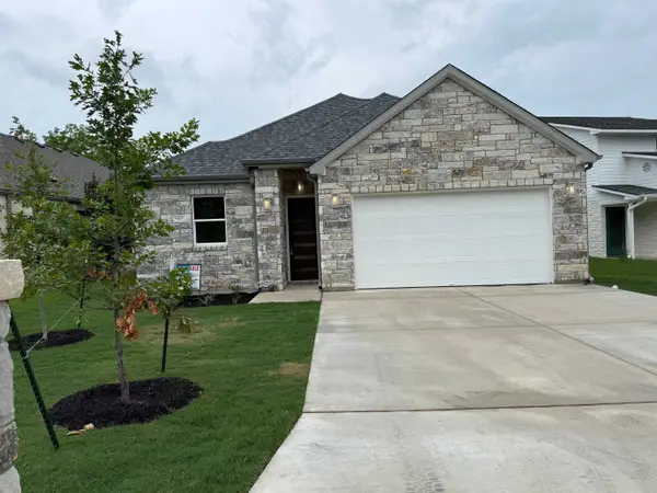 110 Firestone Place, Meadowlakes, TX 78654