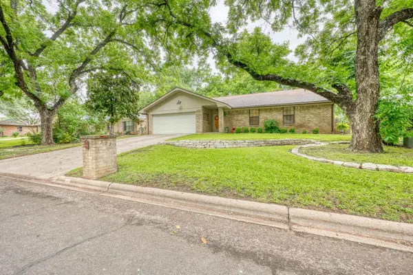 322 San Saba Street, Meadowlakes, TX 78654