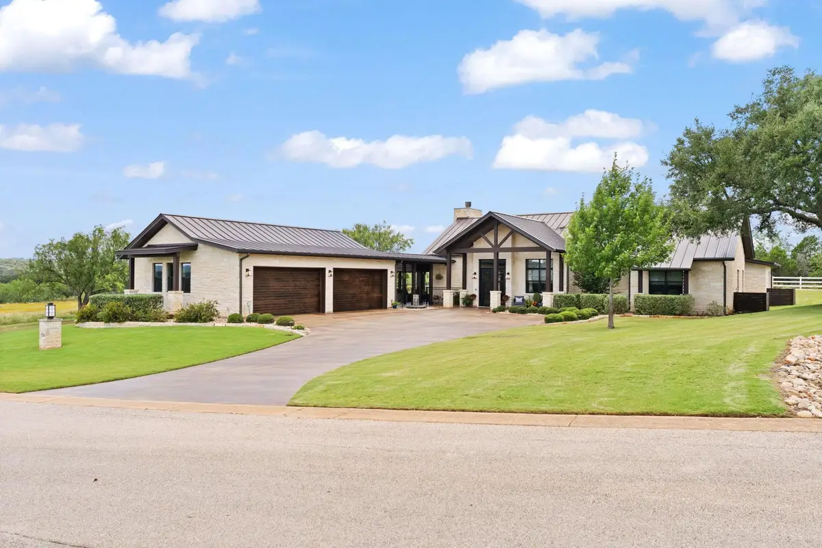 196 Westgate Loop, Horseshoe Bay, TX 78657 - #1