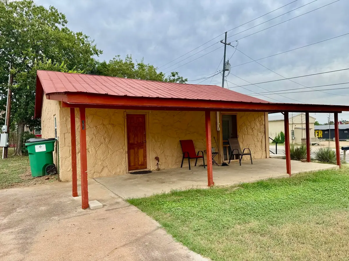103 W Hamilton, Llano, TX 78643 - #1