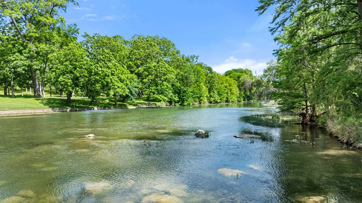 1242 Ervendberg Avenue, New Braunfels, TX 78130 - #1