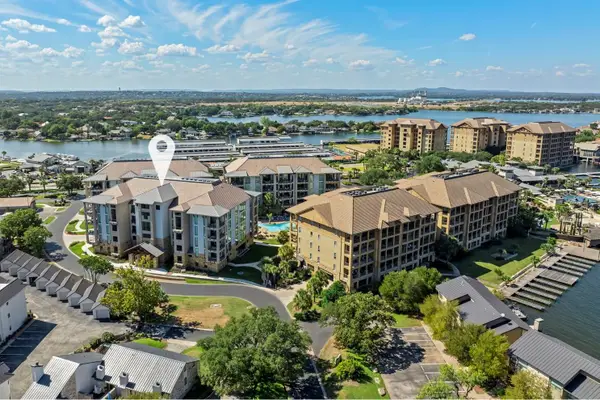 90 Island Dr, Horseshoe Bay, TX 78657