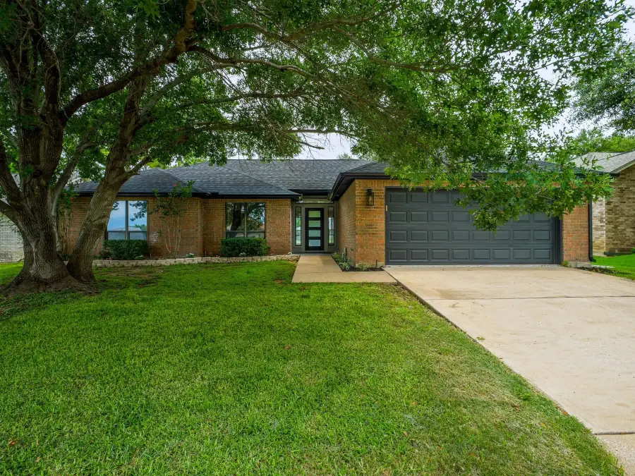416 Spyglass Street, Meadowlakes, TX 78654 - #2
