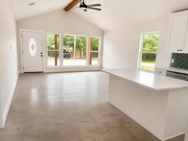151 W Hickory Drive, Granite Shoals, TX 78654
