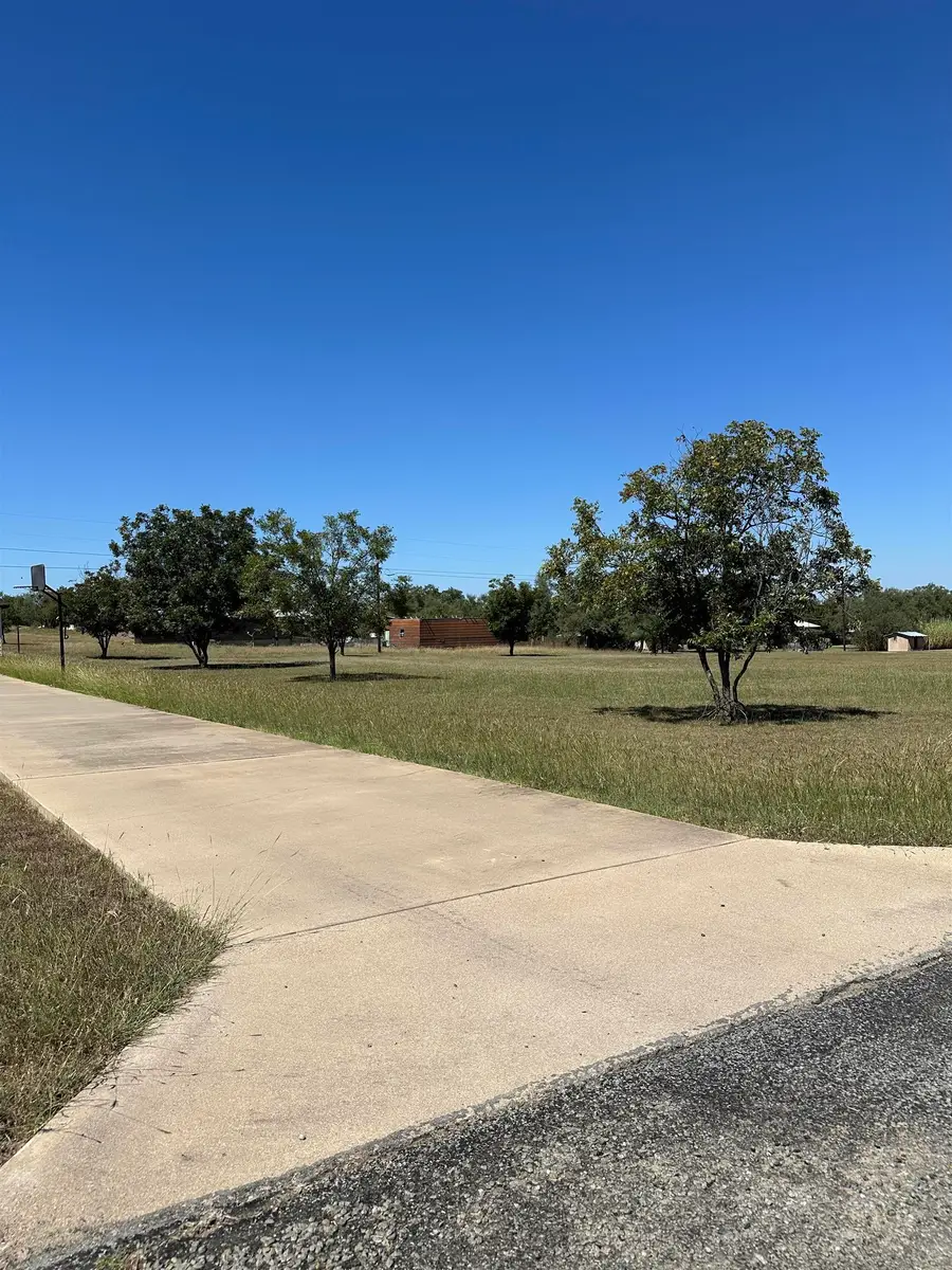 203 Post Oak, Llano, TX 78643 - #2