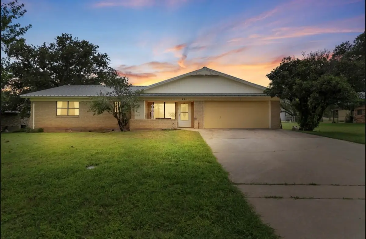 301 Reven Acres Dr, Kingsland, TX 78639 - #1