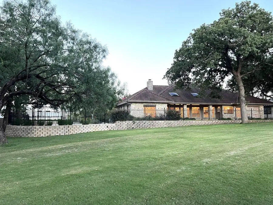 312 N Big Spur Avenue, Horseshoe Bay, TX 78657 - #3