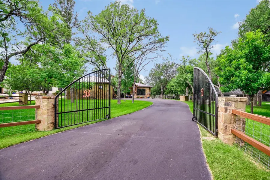 3114 A Oak Ridge Dr, Horseshoe Bay, TX 78657 - #2