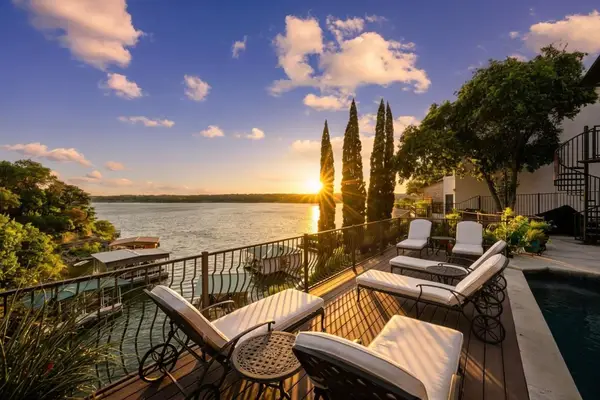107 Edgewater Cove, Lakeway, TX 78734