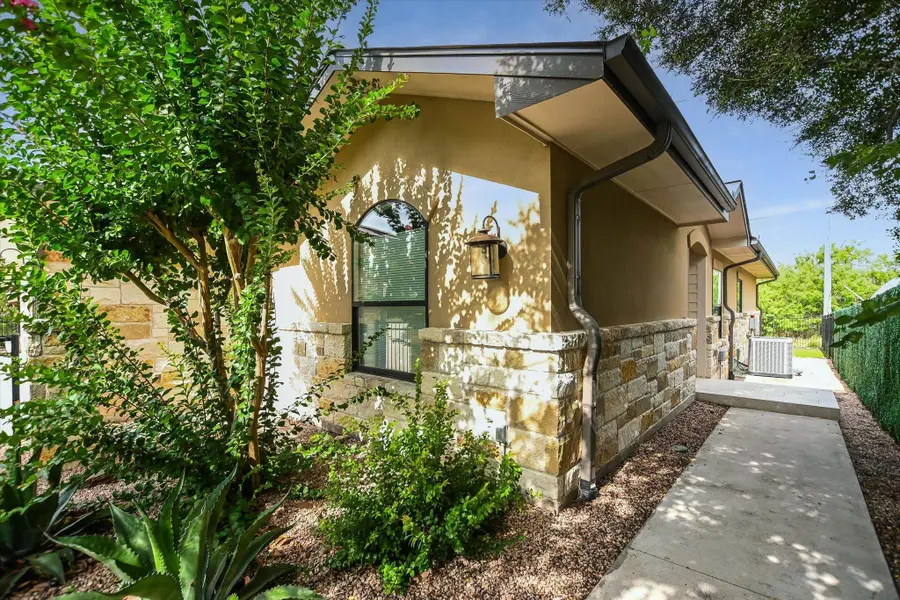 416 Hi Circle W #b, Horseshoe Bay, TX 78657 - #2