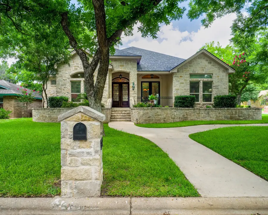 332 San Saba Street, Meadowlakes, TX 78654 - #2
