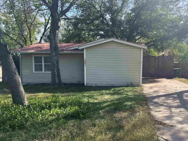 1801 W Commerce Street, San Saba, TX 76877