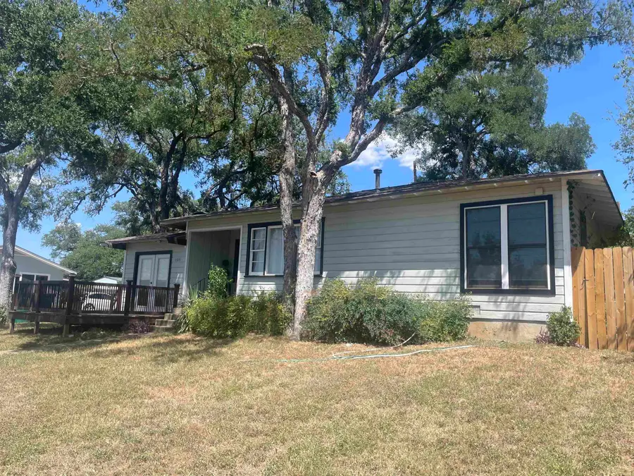 1105 Avenue D, Marble Falls, TX 78654 - #2