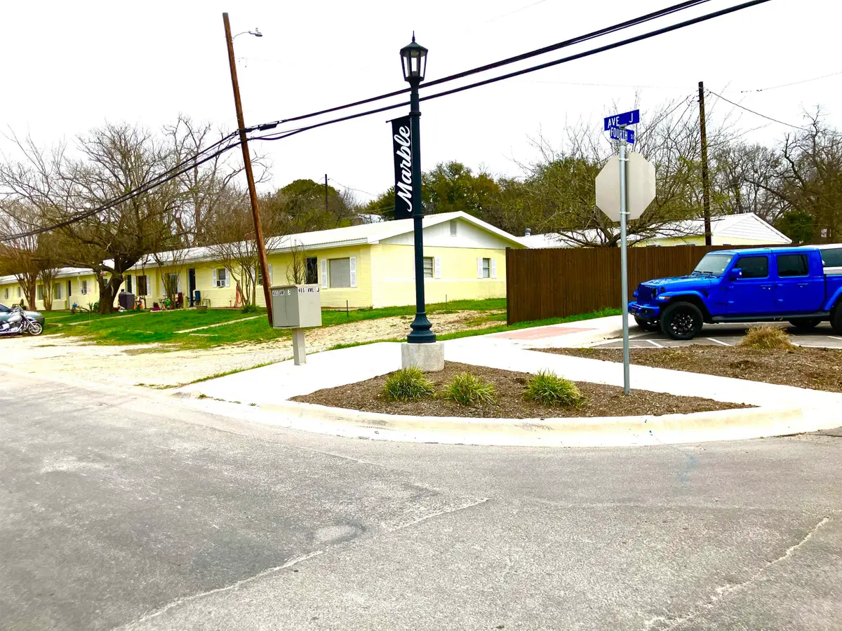 401 Avenue J, Marble Falls, TX 78654 - #1