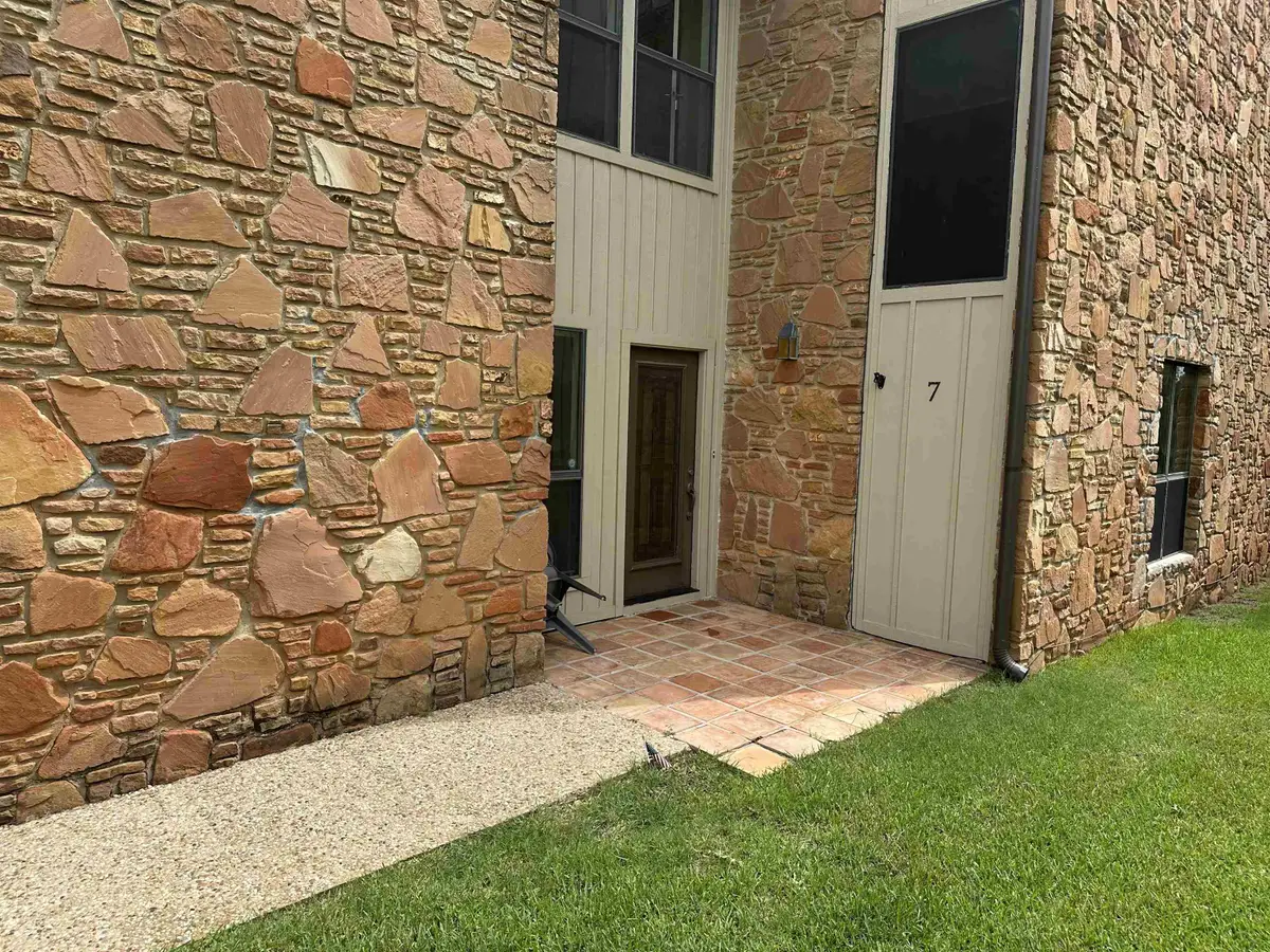 107 Lachite, Horseshoe Bay, TX 78657-6283 - #1