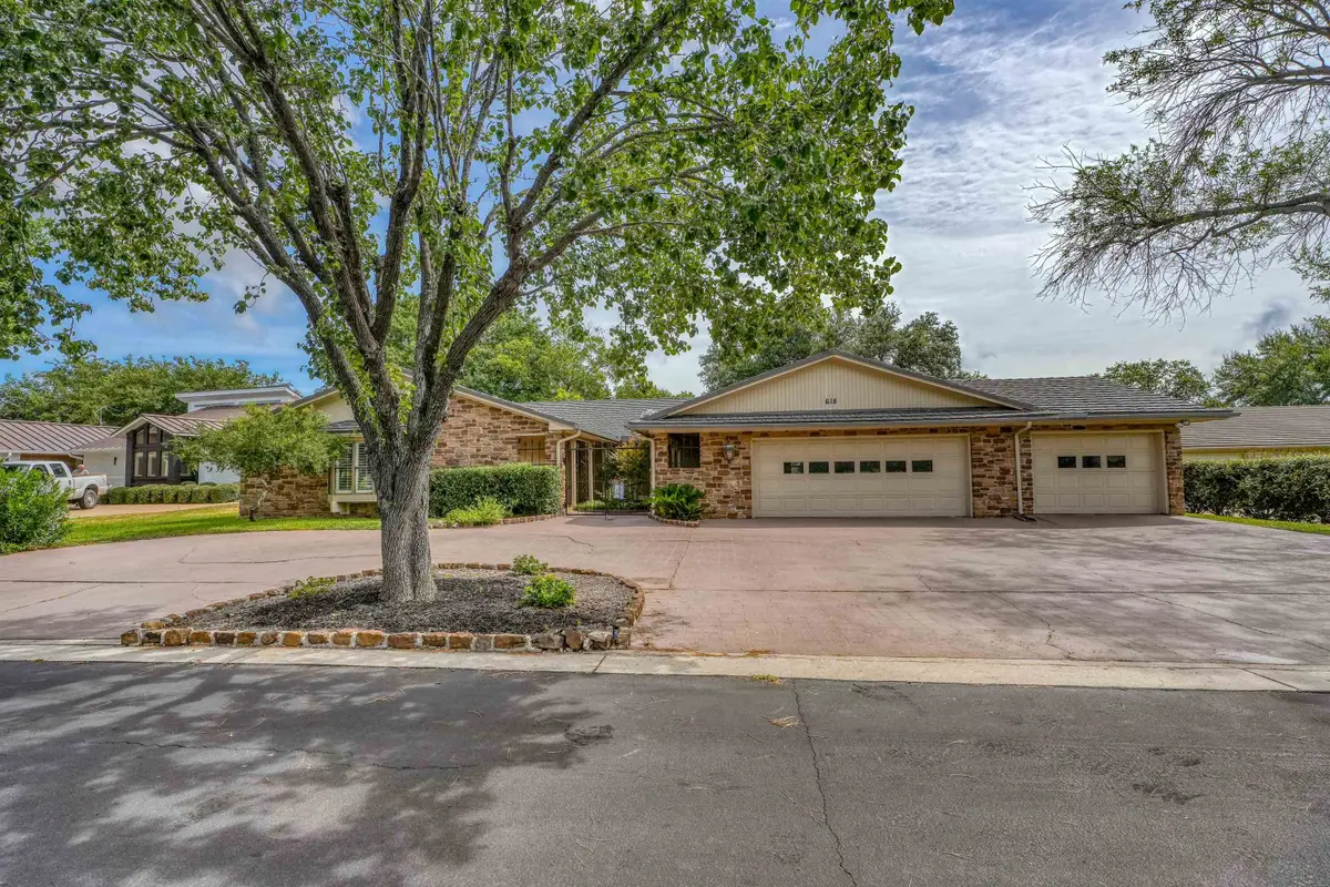618 Hi Stirrup, Horseshoe Bay, TX 78657 - #1