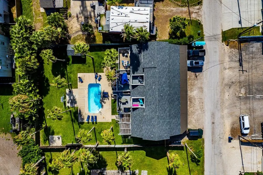 131 W White Avenue, Port Aransas, TX 78373 - #3