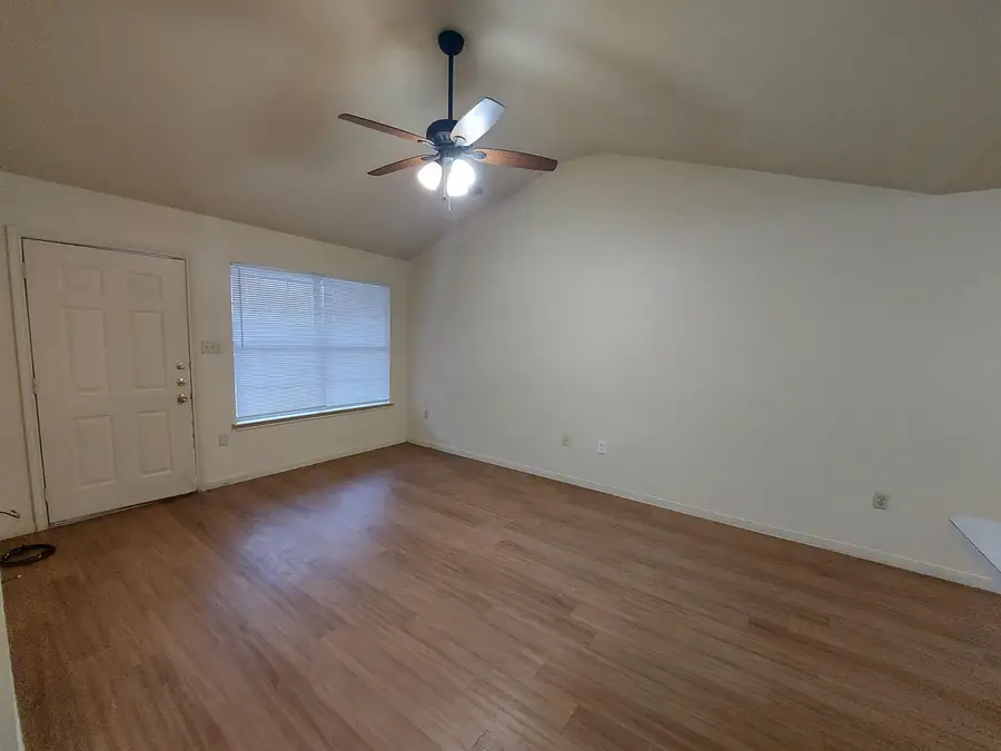 406 B Ave S, Marble Falls, TX 78654 - #2