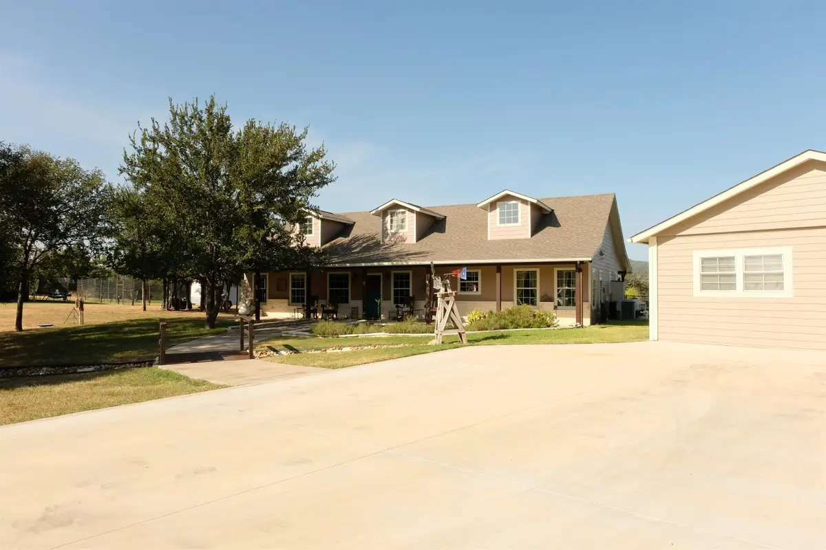 281 Link Dr, Kingsland, TX 78639 - #1