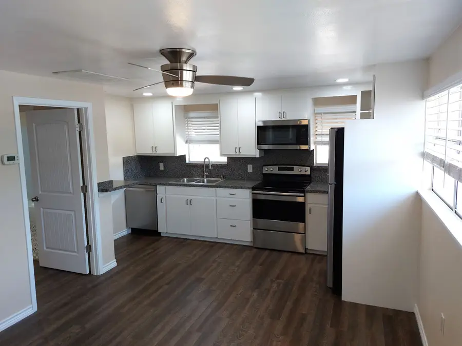 302 W Sandstone Street, Llano, TX 78643-1111 - #2