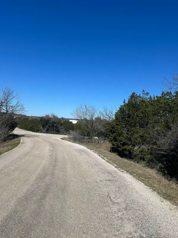 10423 Oak Dale Drive, Lago Vista, TX 78645