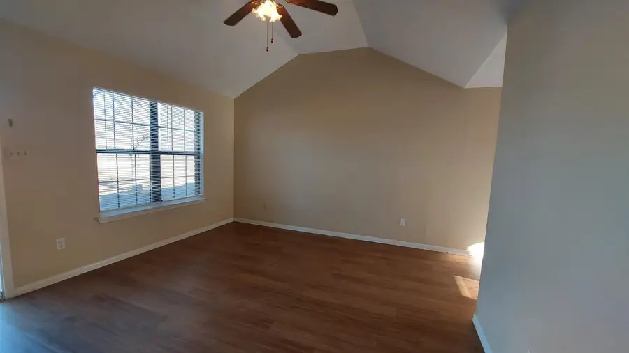 411 Ave S, Marble Falls, TX 78654 - #2
