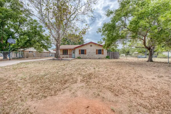 212 N River Oaks Drive, Burnet, TX 78611