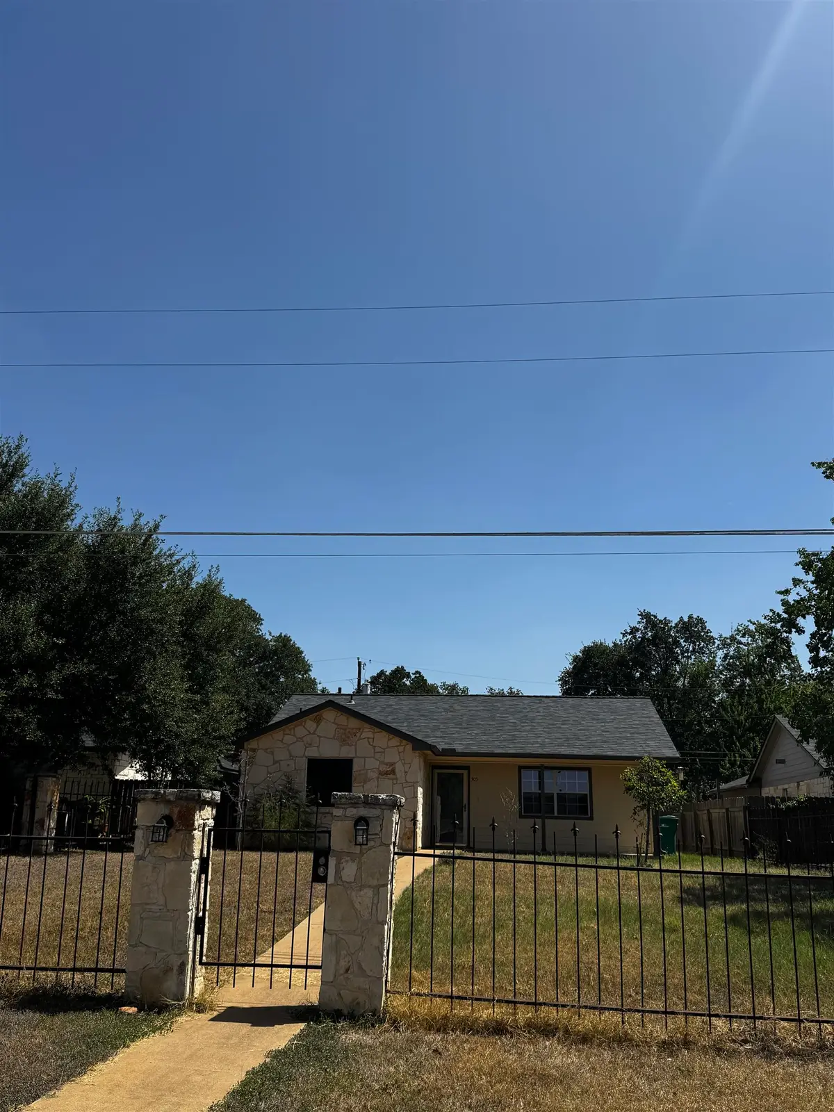 305 Ave R, Marble Falls, TX 78654-7634 - #1
