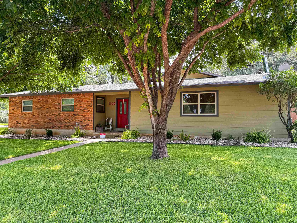 1100 W Deats, Llano, TX 78643 - #1