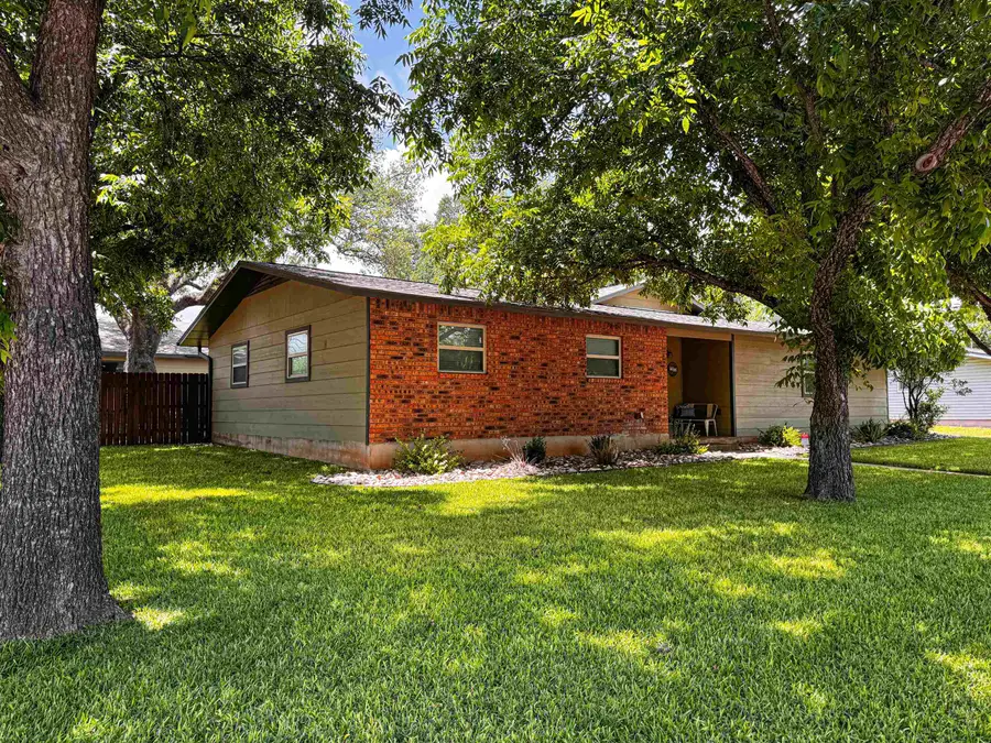 1100 W Deats, Llano, TX 78643 - #2