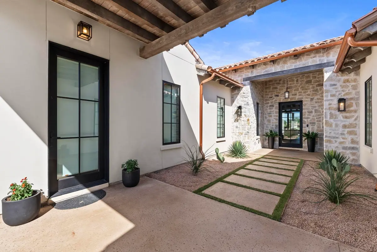 100 Encantada, Horseshoe Bay, TX 78657-000 - #1
